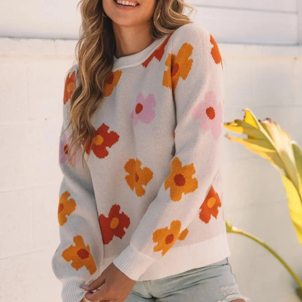 White Sweet Flower Knitted Ribbed Hem Sweater - Picture 3 of 13